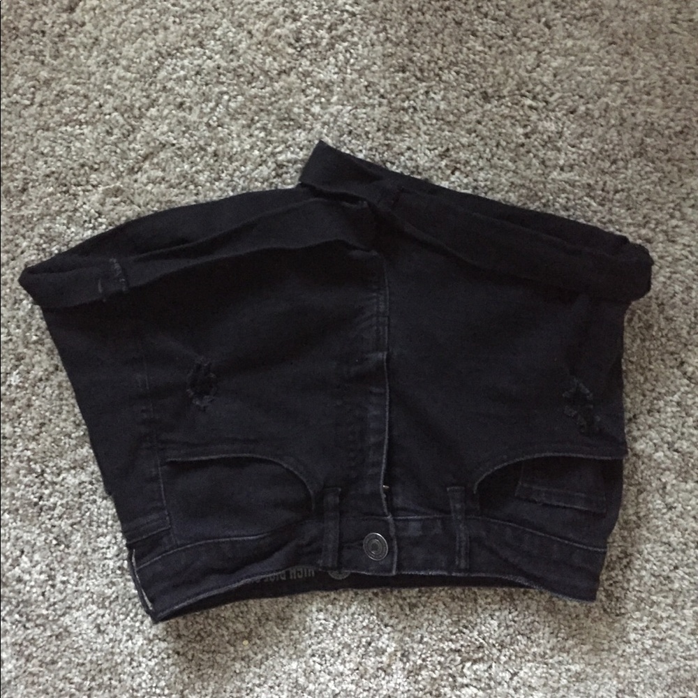 Clothes - Picture 4 of 8